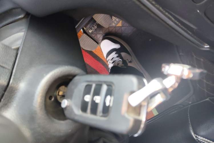 Used Peugeot 308 2013 1.6L Manual Fashion Model