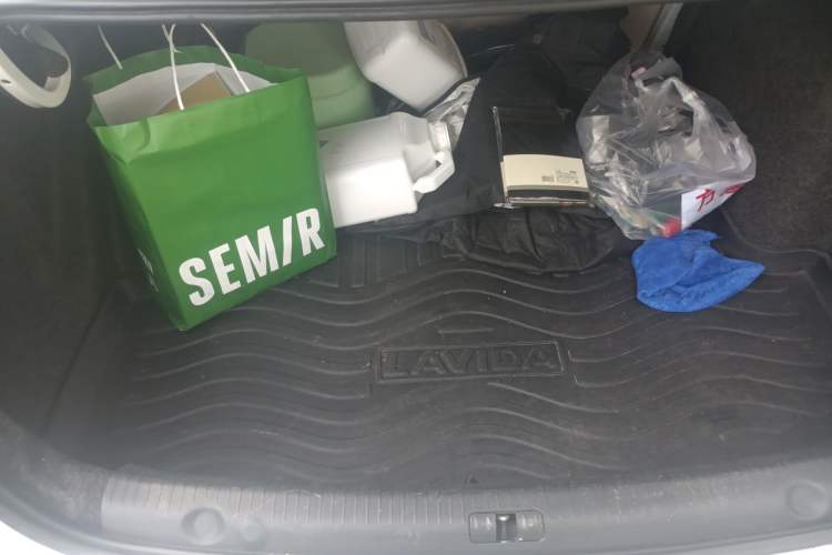 Used Volkswagen Lavida 2013 Revised Classic 1.6L Automatic Fashion Edition