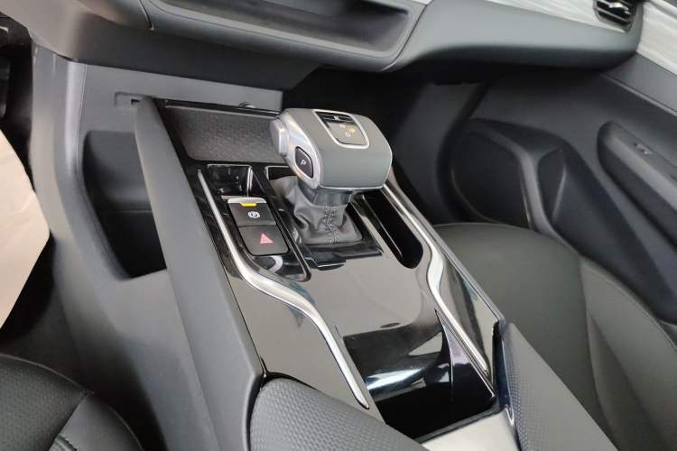 Used Hongqi E-QM5 2024 610 km PLUS Gear Lever