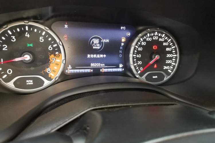 Used Jeep Renegade 2016 2.0L Automatic Four-Wheel Drive 75th Anniversary Tribute Edition Odometer Close Up