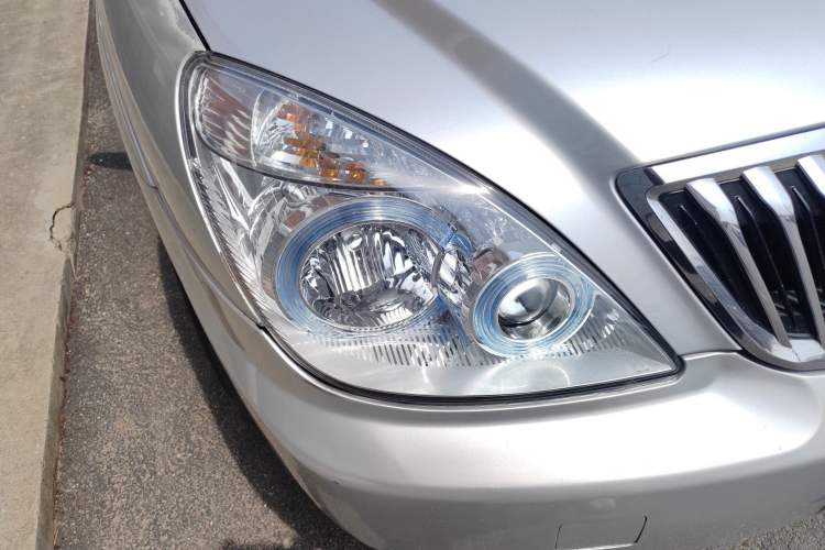 Used Buick GL8 2013 2.4L Classic Edition Right Front Headlight