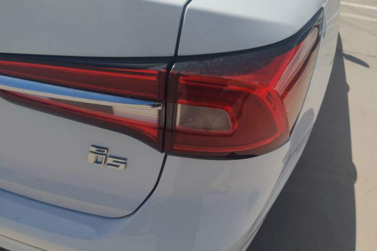 Used Roewe i5 2020 1.5L Automatic 4G Connect Luxury Flagship Edition