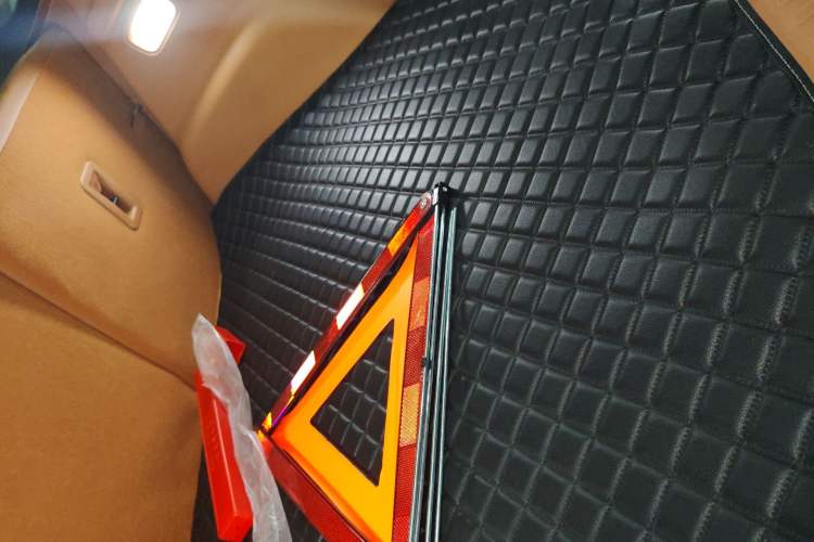 Used Dongfeng Aeolus L8 2025 Model 185KM Ideal Edition Trunk