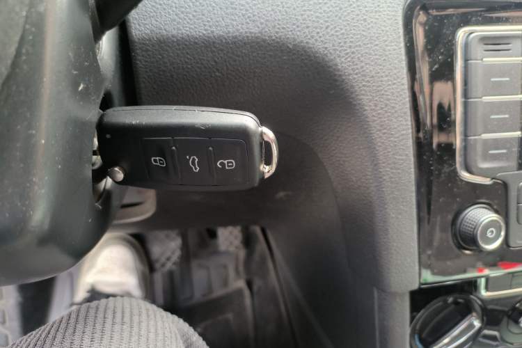 Used Volkswagen Bora 2015 Value Edition 1.6L Automatic Comfort Version