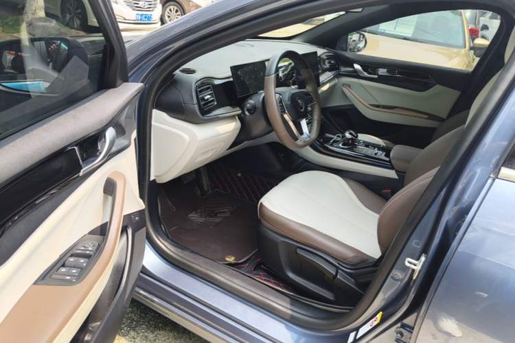 Used BYD Qin PLUS 2024 HONOR Edition DM-i 55KM Leading Model
