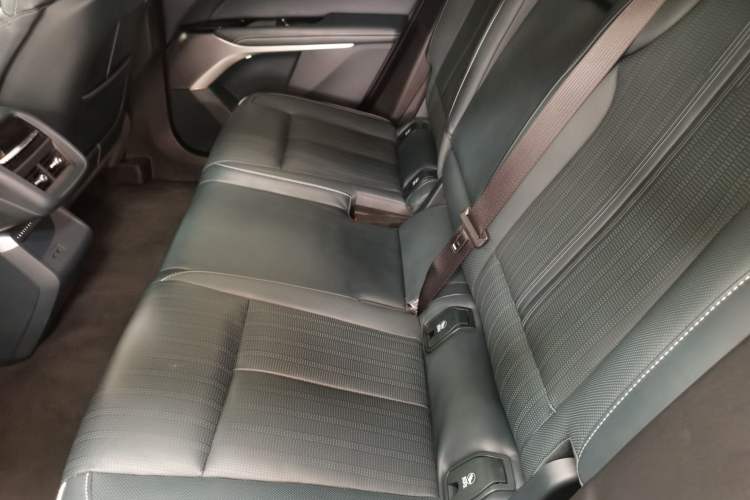 Used Cadillac LYRIQ 2022 Rear-Drive Long-Range Prestige Edition
