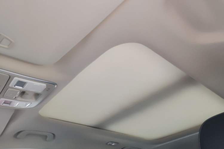 Used Geely Auto Emgrand X7 Sport 2016 1.8TD Automatic Smart Connectivity Version Headliner