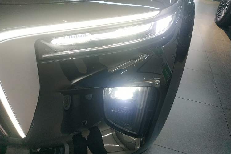 Used Hongqi E-HS9 2022 660 km Range Flagship Edition Four Seats