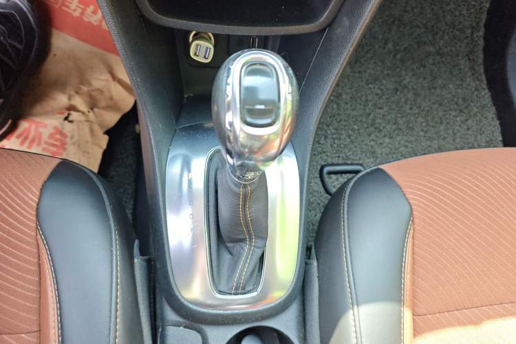 Used Buick Encore 2014 1.4T Automatic Two-Wheel Drive Urban Leading Model Gear Lever