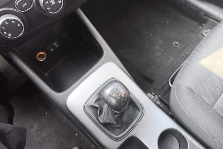 Used Kia K3 2015 1.6L Manual GL Gear Lever