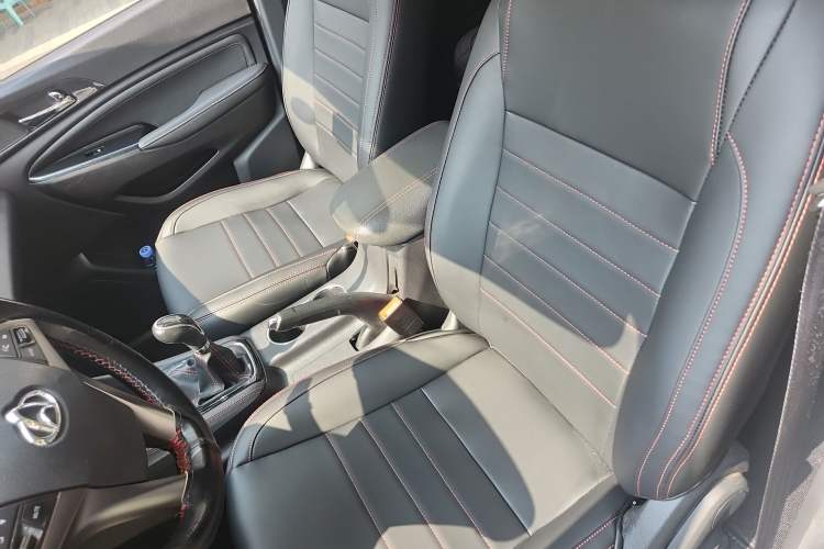 Used CHANGAN OSHAN A800 2017 1.6L Manual Comfort Model
