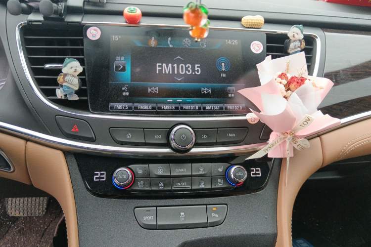 Used Buick LaCrosse 2016 20T Elite Edition Audio And AC Panel