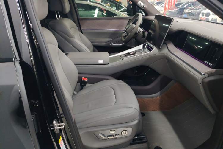 Used Denza N9 2025 Flagship Model