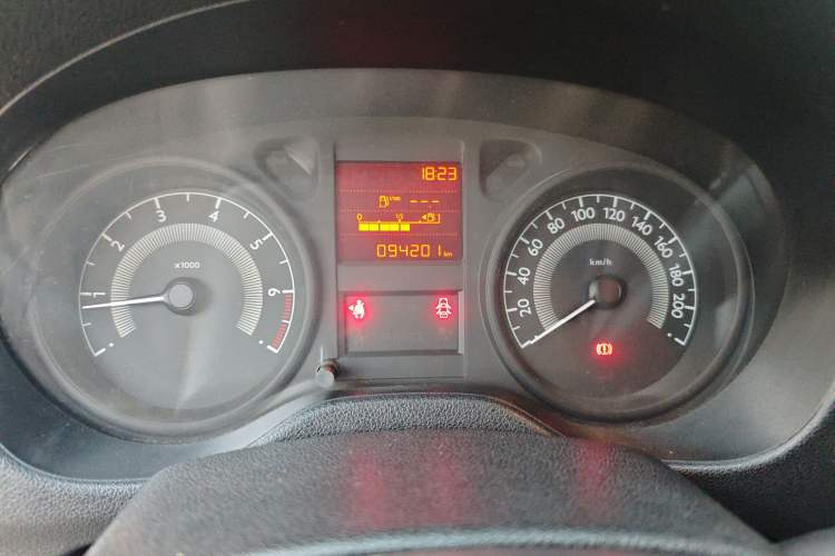 Used Peugeot 301 2014 1.6L Manual Comfort Edition
