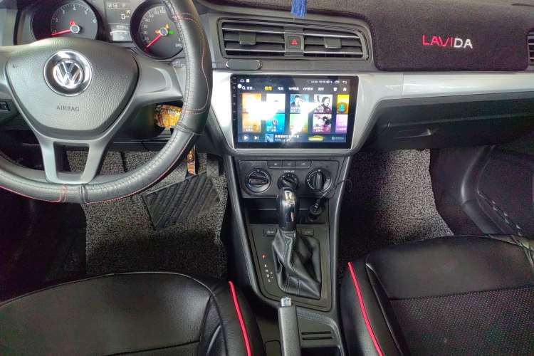 Used Volkswagen Lavida 2019 Lavida Start 1.5L Automatic Trendy Version China VI Standard