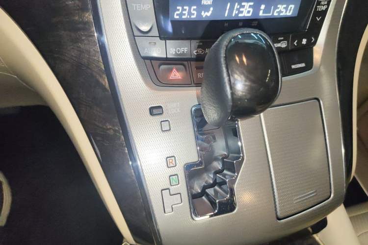 Used Toyota Alphard 2012 3.5L Luxury Edition