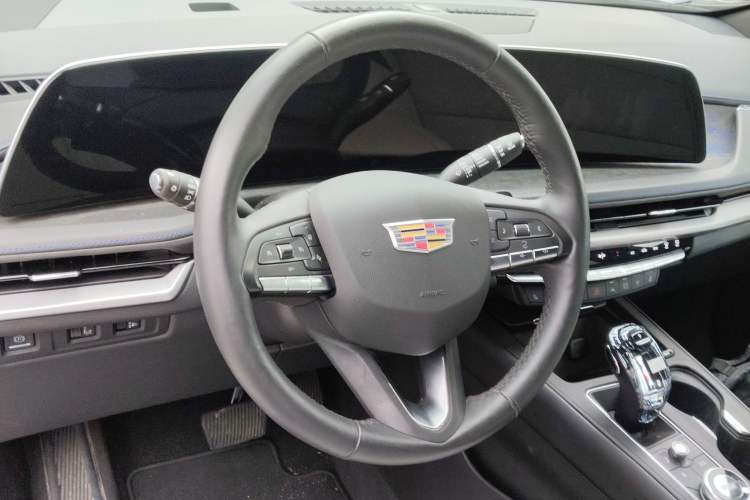 Used Cadillac XT4 2024 28T Two-Wheel-Drive Prestige Version Steering Wheel