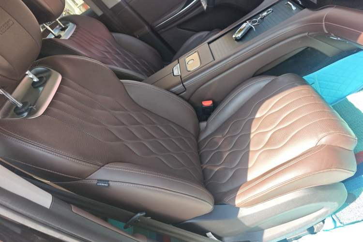 Used EXEED Lanyue 2023 400T Four-Wheel Drive Starry Edition 7-Seater Right Front Seat