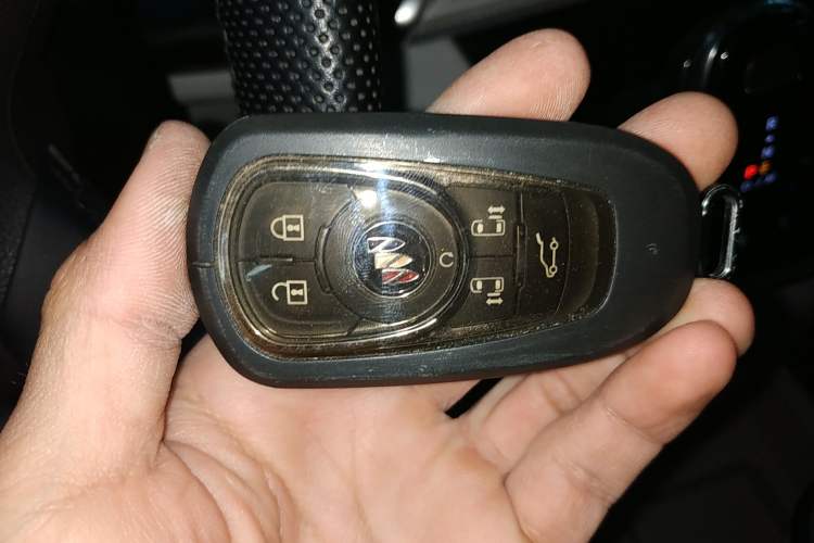 Used Buick GL8 2023 ES Lu Zun Deluxe and Yue Edition
