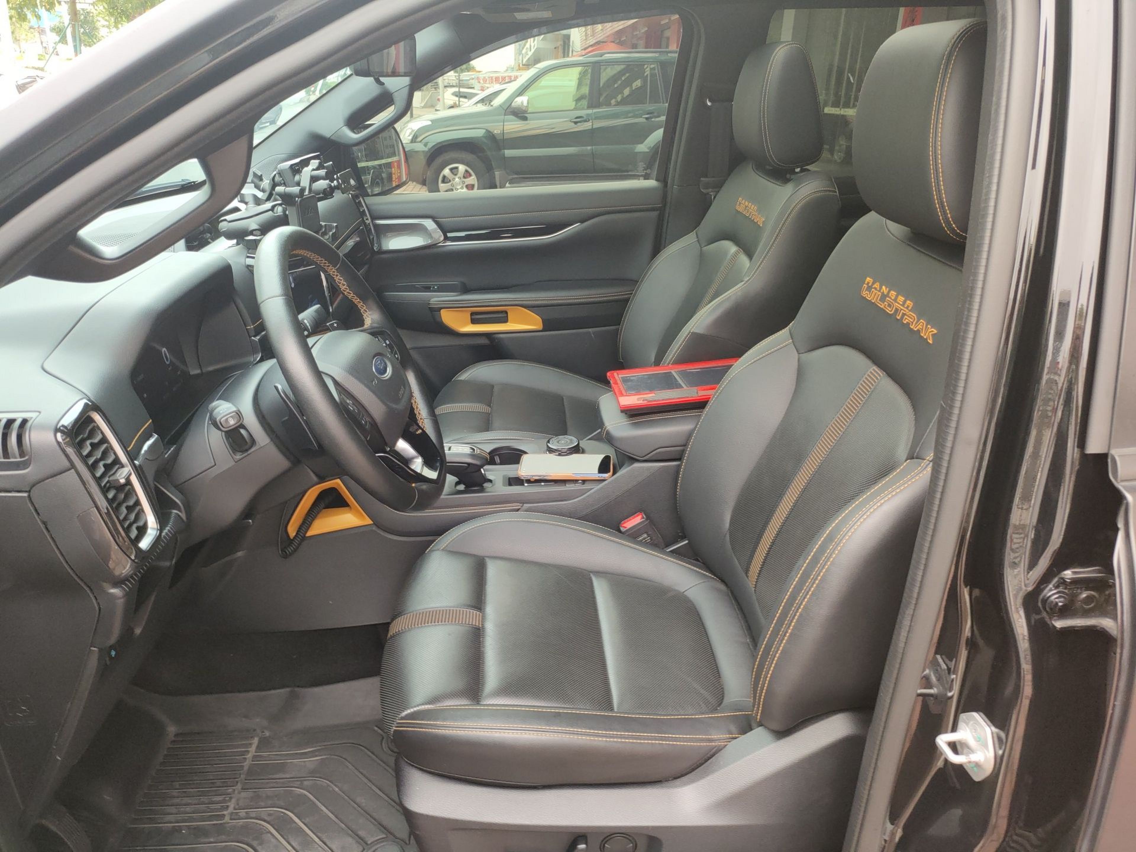 Interior delantero