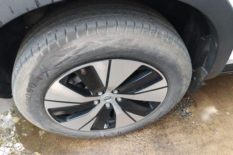 Used Volvo XC40 2024 B3 Zhiyuan Luxury Edition Right Rear Wheel Hub