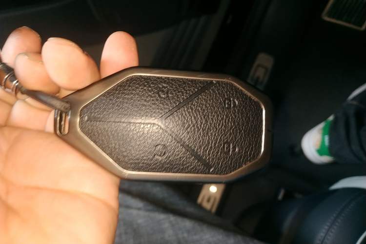 Used Formula Leopard 5 2023 Explore Edition
