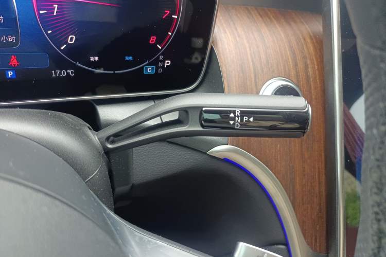 Used Mercedes-Benz GLC 2025 GLC 300 L 4MATIC Dynamic Model 5 Seats
