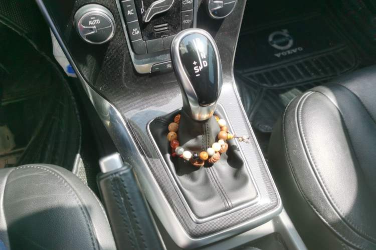 Used Volvo V40 2018 T3 Zhiyi Edition