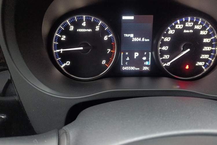 Used Mitsubishi Outlander 2019 2.4L 4x4 Zhi Xiang Edition 5 Seats China VI Standard Odometer Close Up