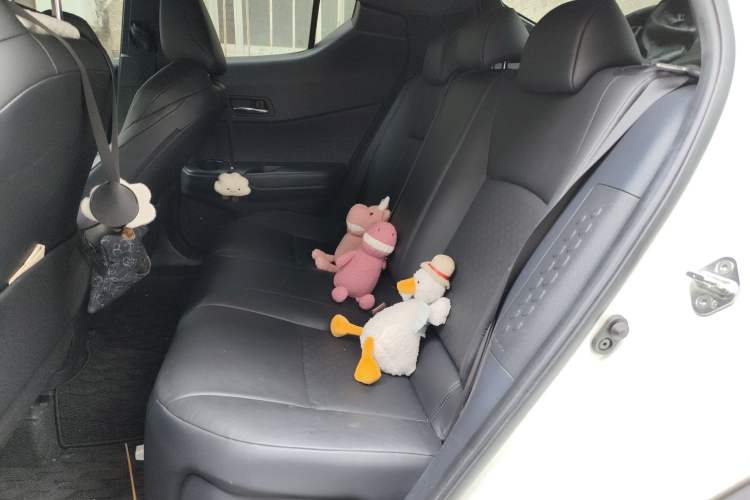 Used Toyota IZOA 2020 2.0L Yichi Version
