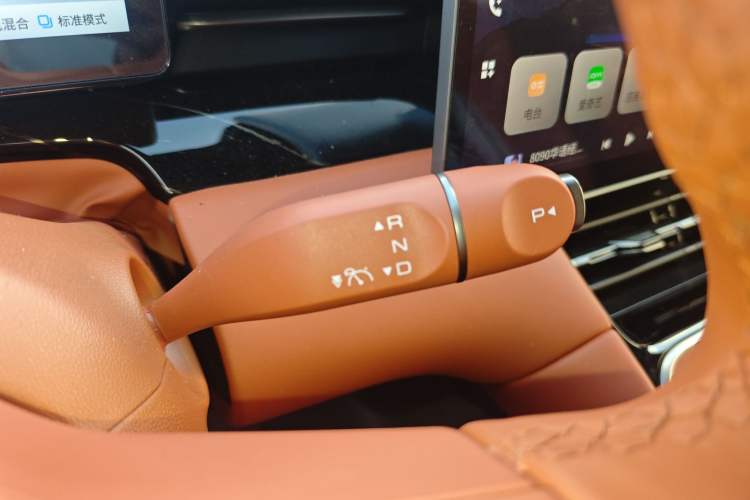 Used Wuling Xingguang S 2025 Model, 130km High-Power Flagship Edition Gear Lever