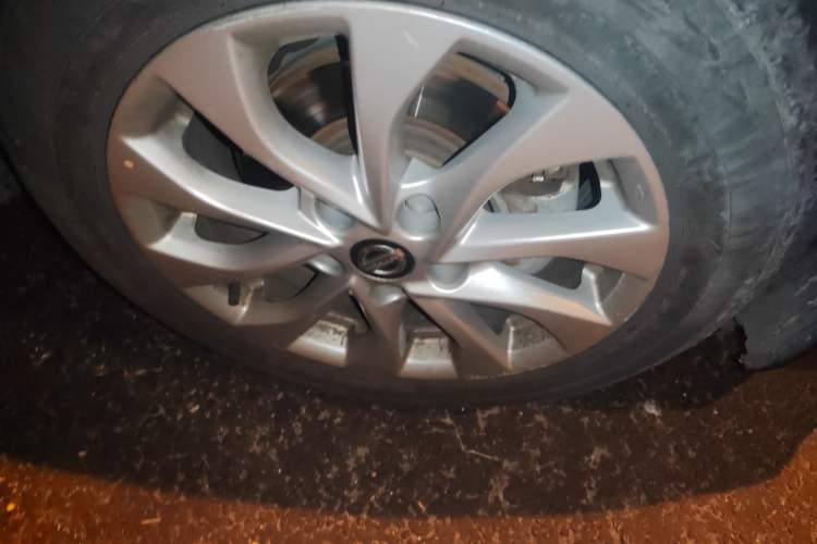 Used Nissan Sylphy 2022 Revised Version Classic 1.6XL CVT Luxury Edition Right Front Wheel Hub