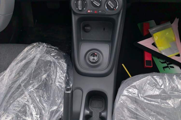 Used Wuling Hongguang New Energy 2024 All-Electric Model 300KM Standard Version
