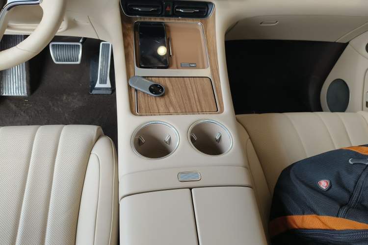 Used Hima AITO M7 2026 Model Range-Extending Pro+ All-Wheel Drive 5-Seater Version Gear Lever