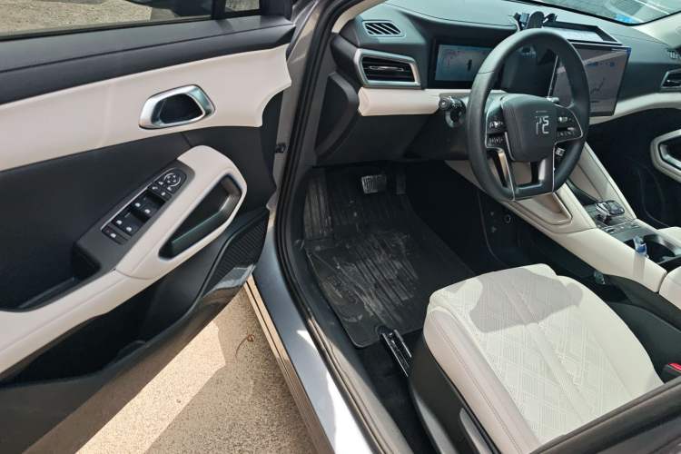 Used BYD Yuan UP 2024 401KM Leading Edition Driver Seat