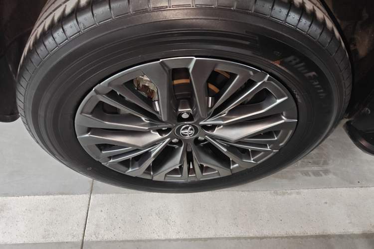 Used Toyota Wildlander 2023 Dual-Motor 2.5L E-CVT Four-Wheel Drive Prestige Edition
