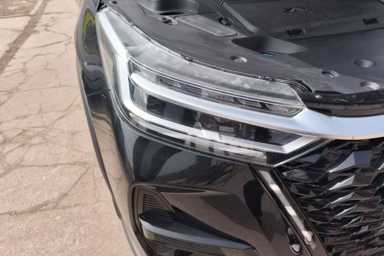 Used Chery Tiggo 8 PRO 2024 Champion Edition 290T Two-Wheel Drive Shining Version 5 Seats Right Front Headlight