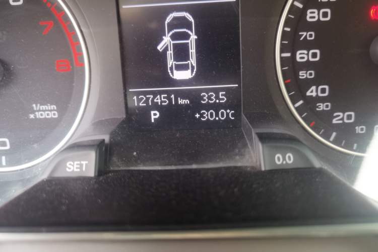 Used Audi A4L 2015 35 TFSI Automatic Standard Model Odometer Close Up