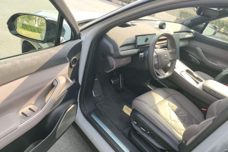 Used Nio ES7 2022 100 kWh Driver Seat