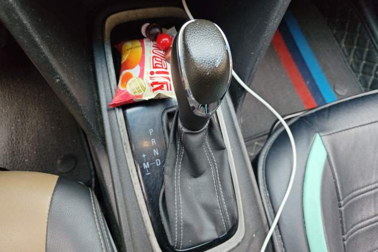 Used Chevrolet Monza 2020 320 Automatic Enjoyment Edition Gear Lever