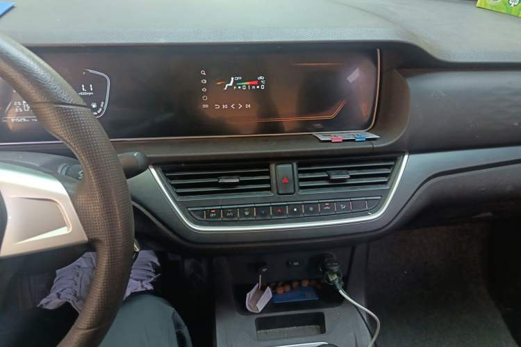 Used BAW Ruisheng Ace M7 2023 2.0L Long Wheelbase Wealth Creation Version 9 Seats Audio And AC Panel