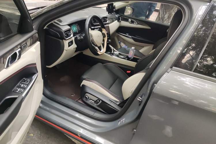 Used Lynk & Co 02 2019 1.5T DCT Two-Wheel Drive Shine Pro Edition China VI Standard
