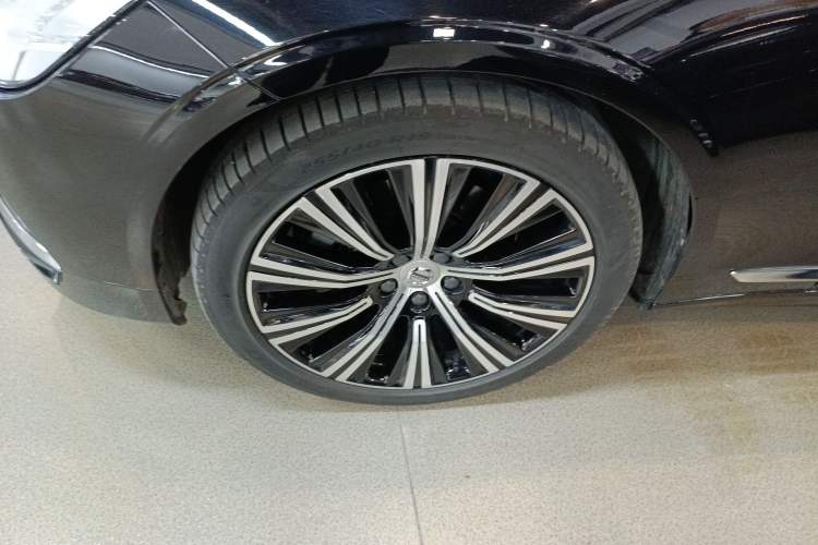 Used Volvo S90 2024 B5 Zhiyuan Luxury Edition
