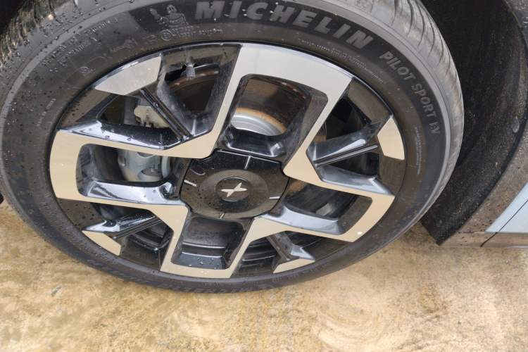 Used XPeng G7 2025 702 Max Left Front Wheel Hub