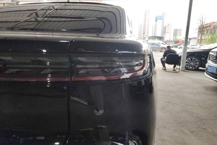 Used VOYAH PASSION 2024 PHEV Four-Wheel Drive Ultra-Long Range Flagship Model Exterior 3