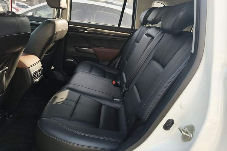 Used GAC Trumpchi GS7 2017 280T Two-Wheel Drive Luxury Model