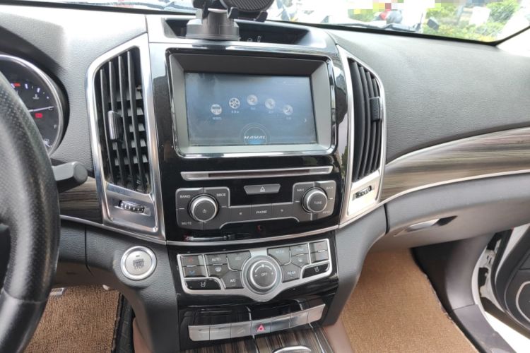 Used Haval H9 2017 2.0T Gasoline 4x4 Premium 5-Seater Audio And AC Panel