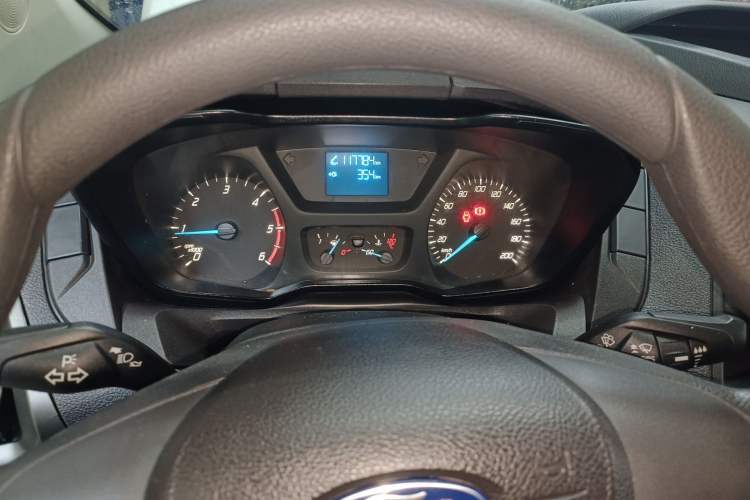 Used Ford Transit 2017 2.0T Diesel Multi-Function Commercial Vehicle Short Wheelbase Mid-Roof China V Standard
