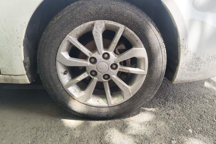 Used Soueast A5 Wing Dance 2019 1.5L Manual Luxury Version China V Standard