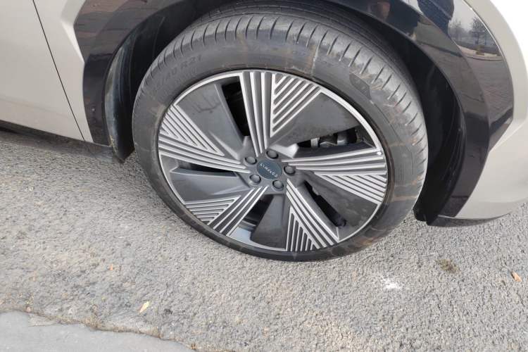 Used Lynk & Co 08 EM-P 2025 245km Ultra-Long Range Halo Right Front Wheel Hub